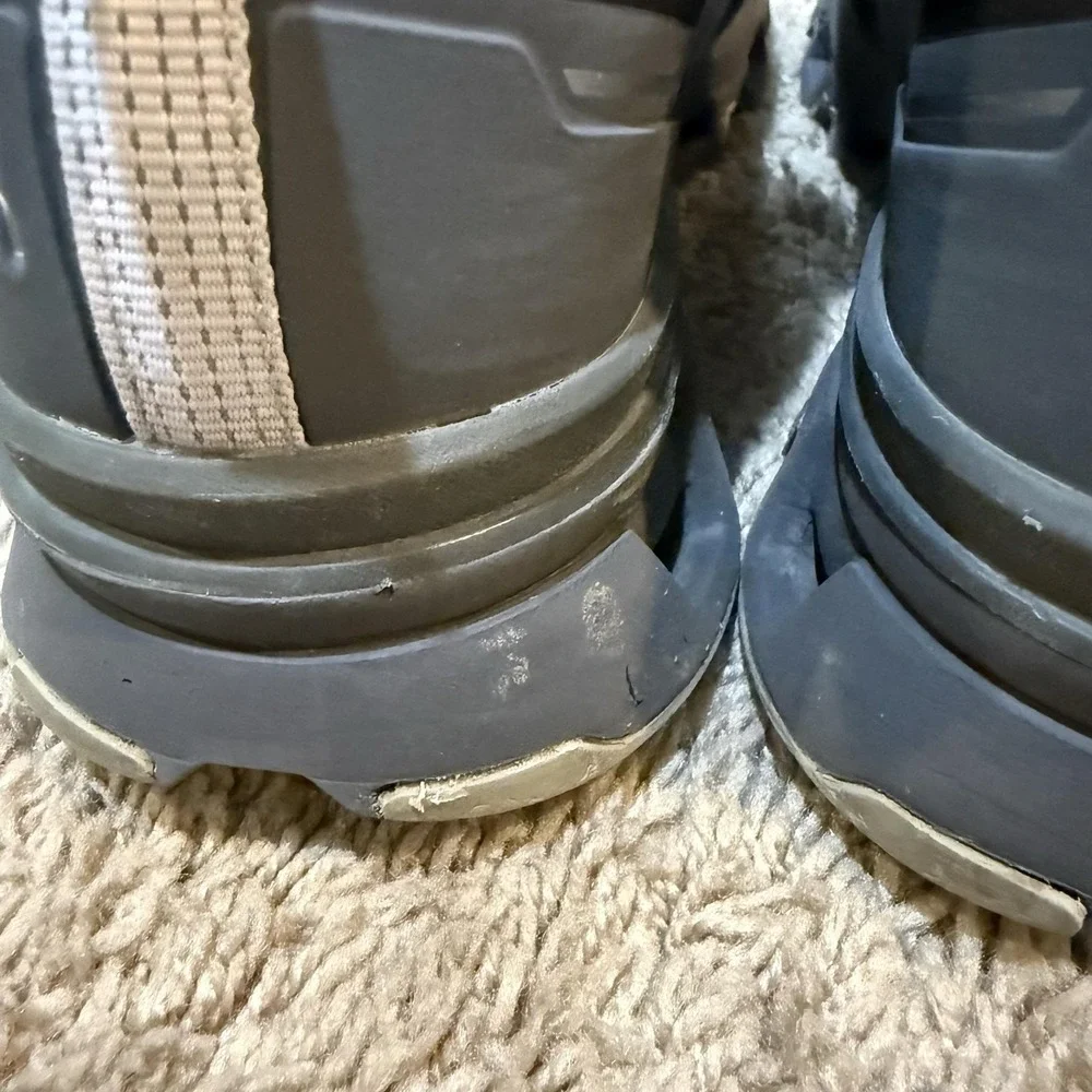 On Boots Mens Size 10 Gray Waterproof Hiking Trail Missiongrip Ankle Outdoor